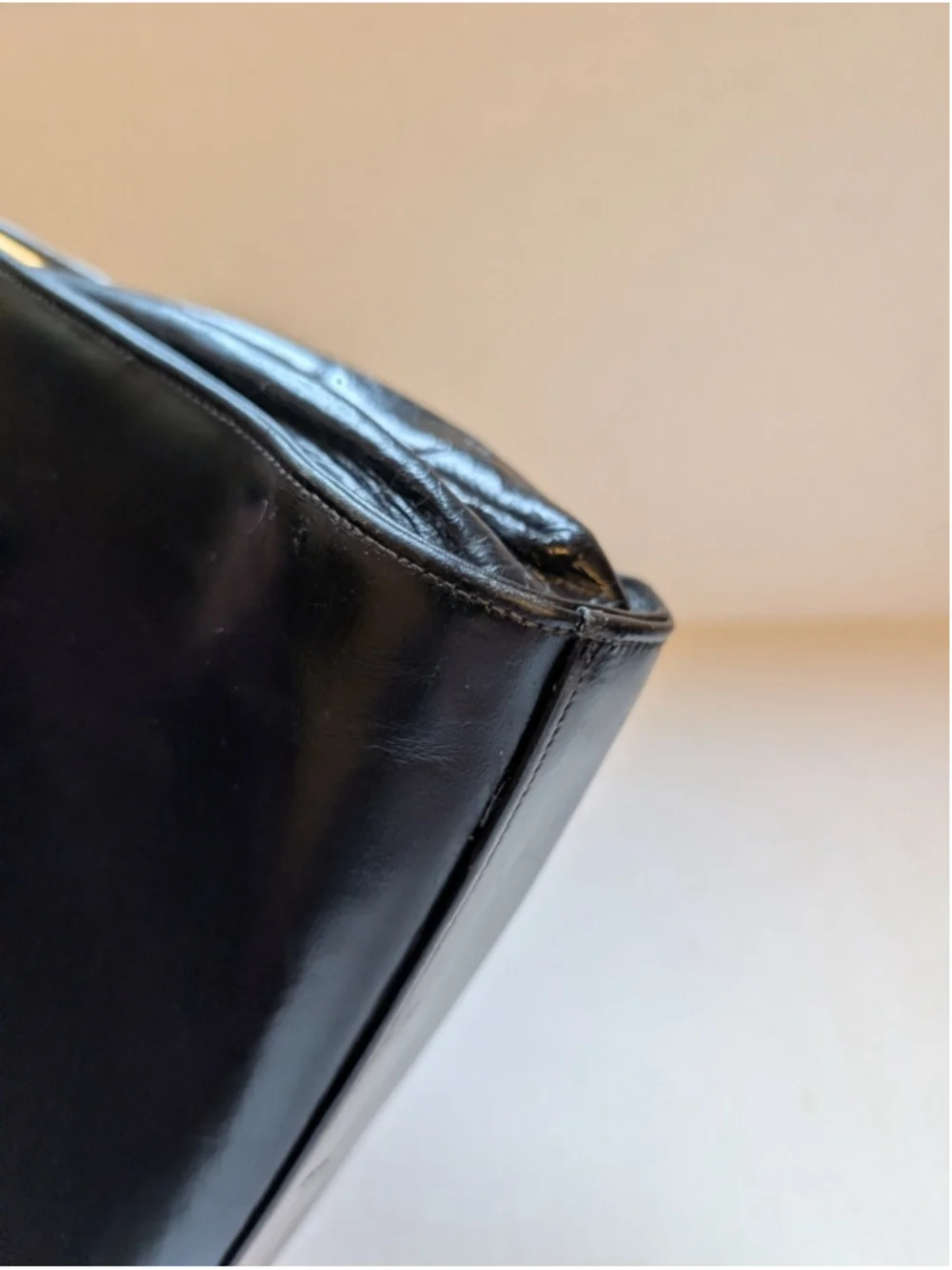 Vintage black leather top-handle handbag MCM in VGUC